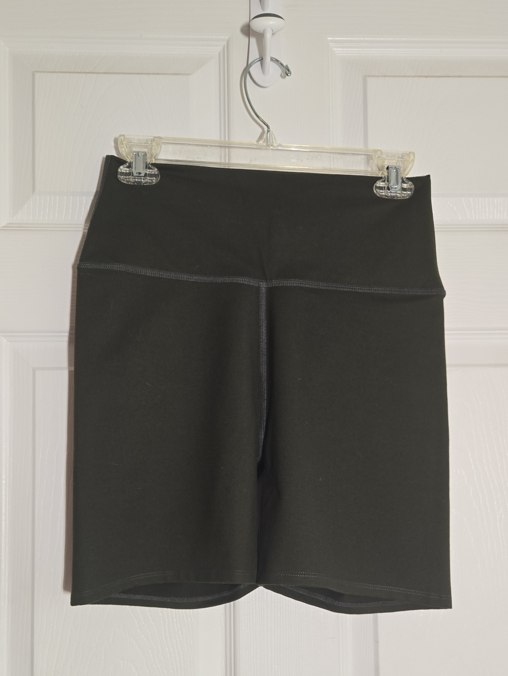 Core IO Hunter Green Bike Shorts Stretchy Fabric Wide Waistband Size Medium